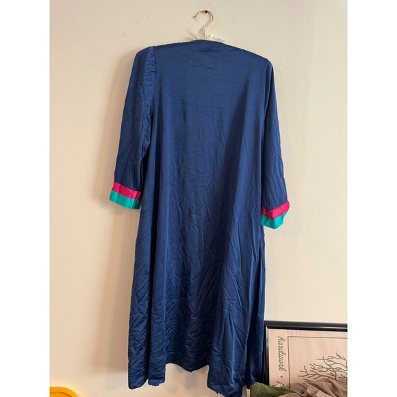 Vintage Robe - Picture 4 of 5